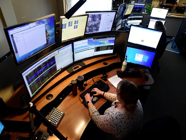 Dispatch view showing responder status updates from Push To Respond